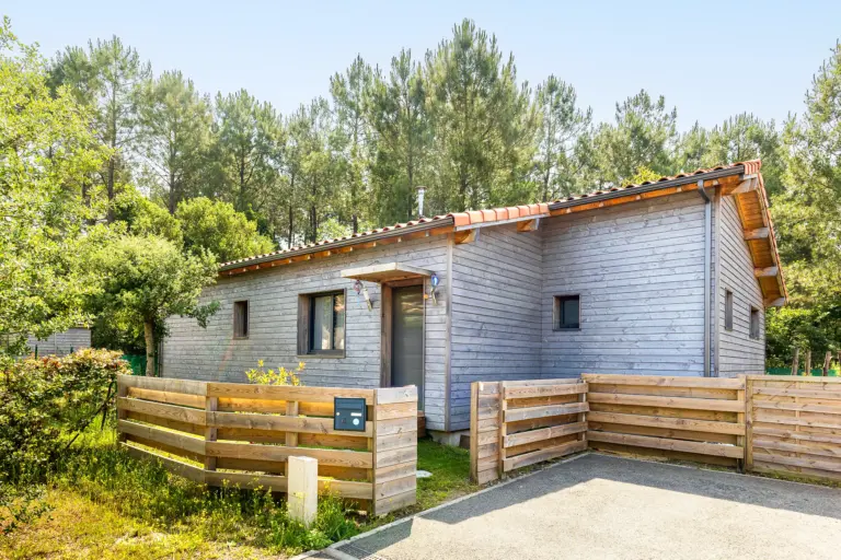 maison-ossature-bois-bardage-gris-1